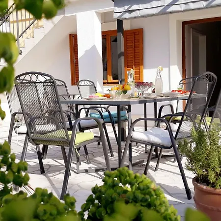 House Mediteran בית נופש *